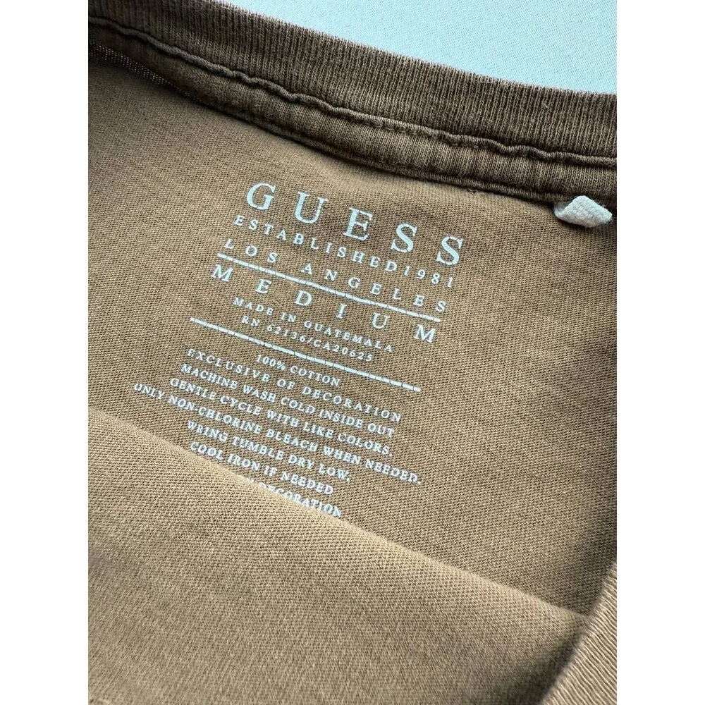 GUESS Embroidered Tee T-Shirt Mens Medium‎ Brown USA Flag Patriotic Short Sleeve - Picture 2 of 9